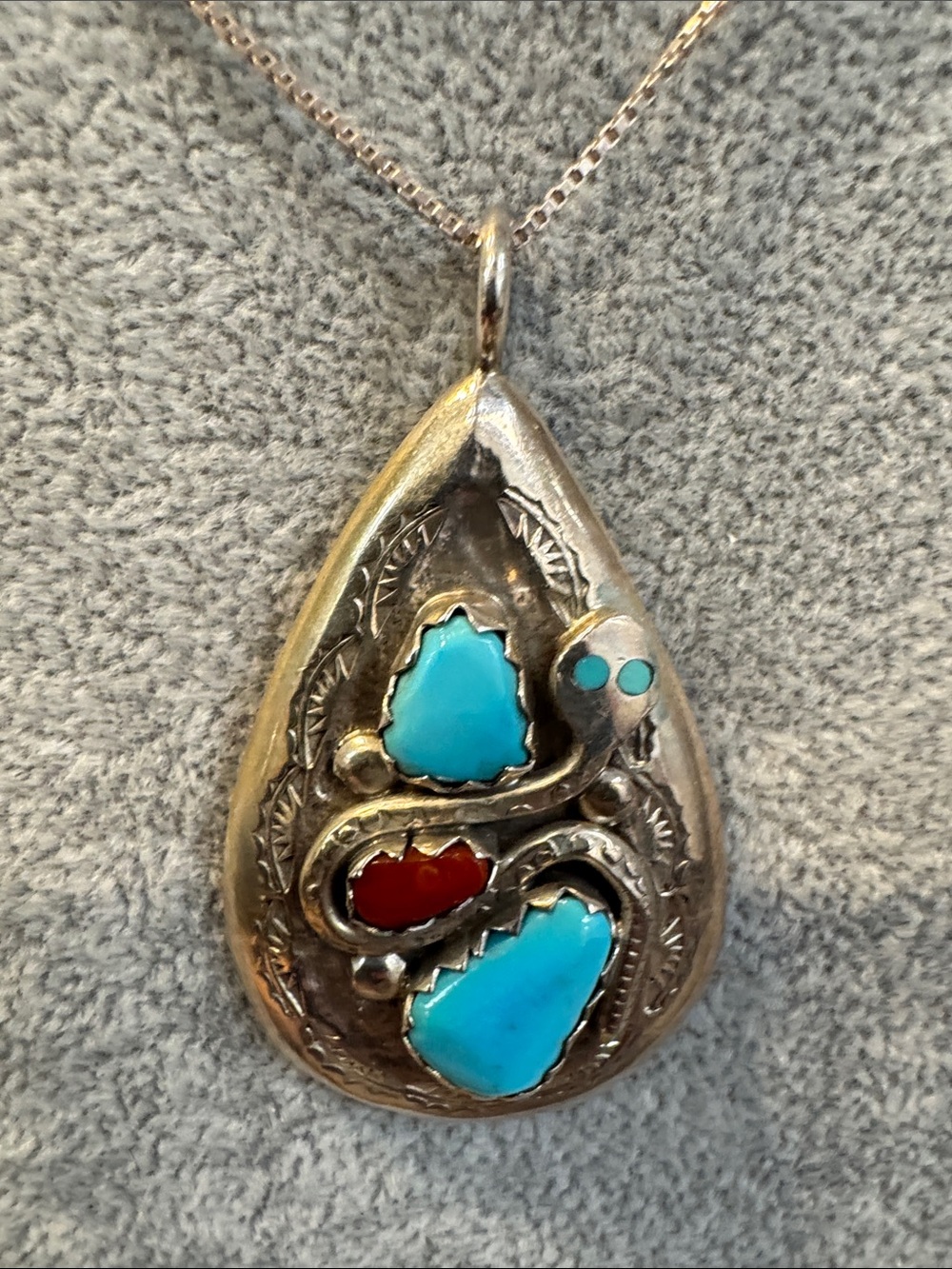 Vintage Native American Sterling Teardrop Pendant Necklace with Turquoise & Red - Picture 4 of 9